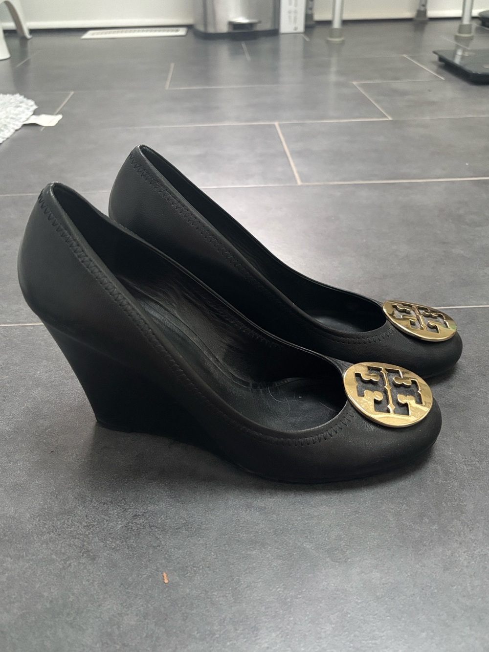 Tory Burch 90 Sophie Wedge 3 Black Wedge Pumps with Gold Medallion